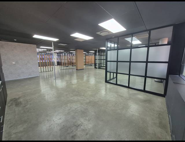 270M² OFFICE TO LET IN WOODMEAD